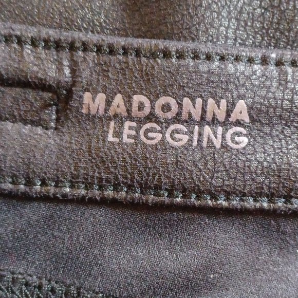 EUC Liverpool Black Faux Leather Pebble Print Madonna Leggings Size 8P - Picture 7 of 10